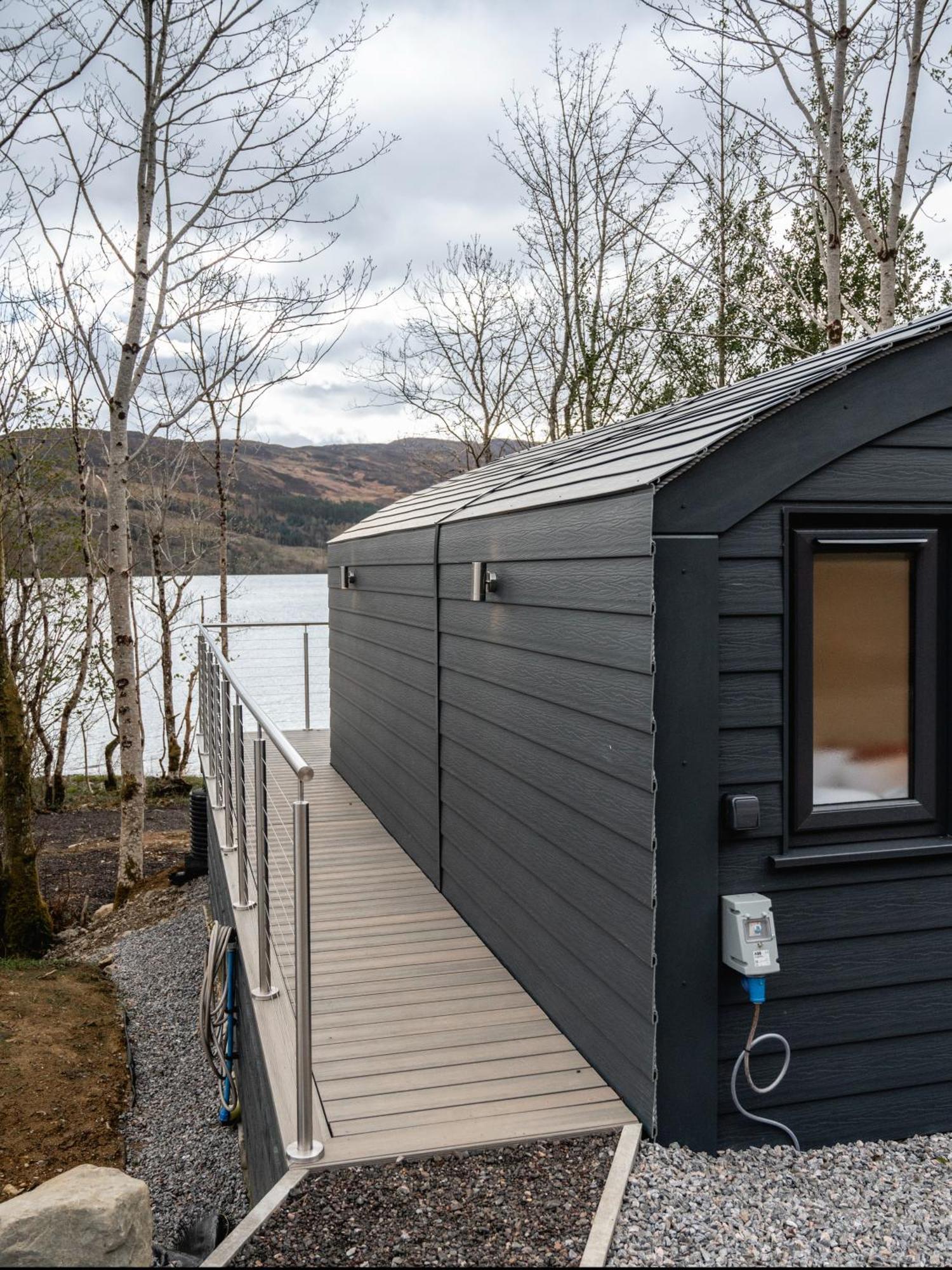 Apartment Nessie Pod *